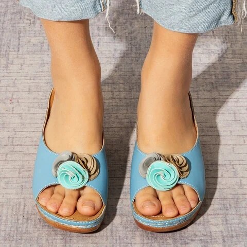 Tamanco Salto Médio Rosas