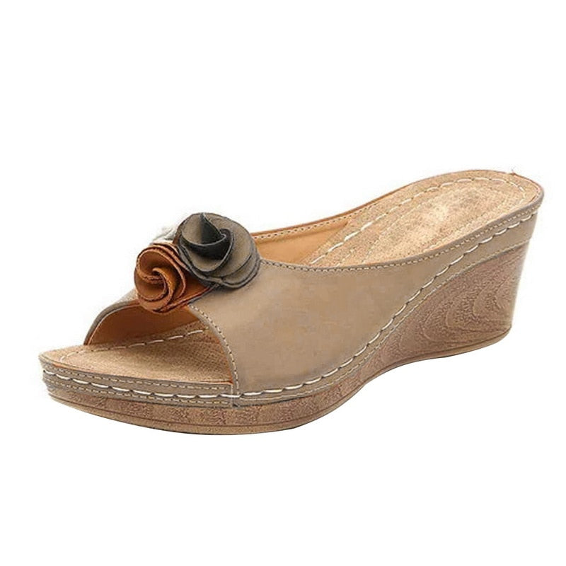 Tamanco Salto Médio Rosas